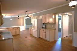 209 Ann Street  photo 4