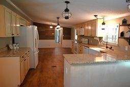 209 Ann Street  photo 4