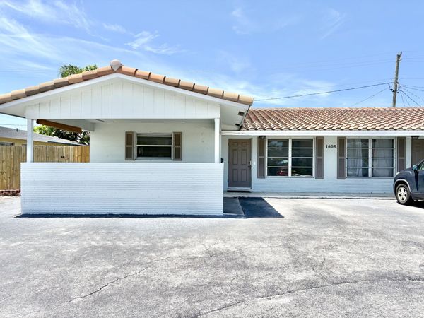 1605 NE 50th Court, Unit 1, Fort Lauderdale, FL 33334