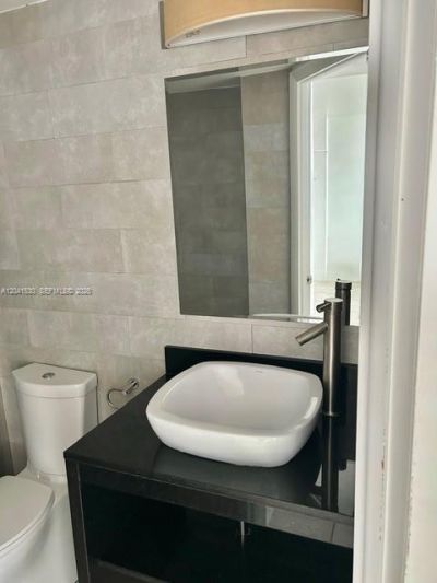 2016 Bay Dr, Unit 602, Miami Beach, FL 33141 Photo