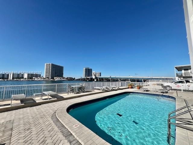 2016 Bay Dr, Unit 602, Miami Beach, FL 33141 Photo