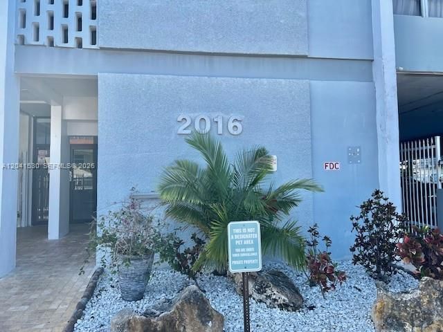 2016 Bay Dr, Unit 602, Miami Beach, FL 33141 Photo