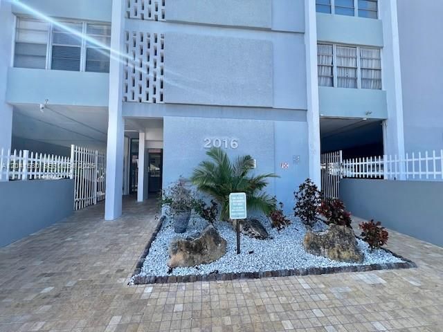 2016 Bay Dr, Unit 602, Miami Beach, FL 33141 Photo