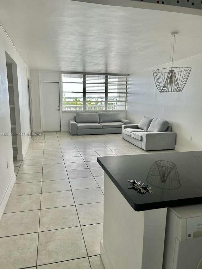 2016 Bay Dr, Unit 602, Miami Beach, FL 33141 Photo