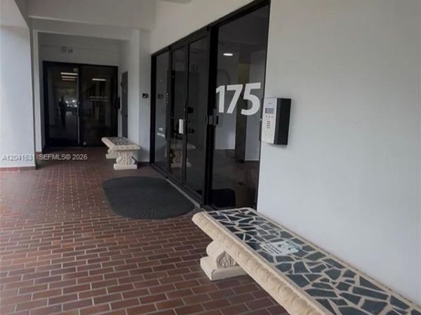 175 Fontainebleau Blvd , Miami, FL 33172