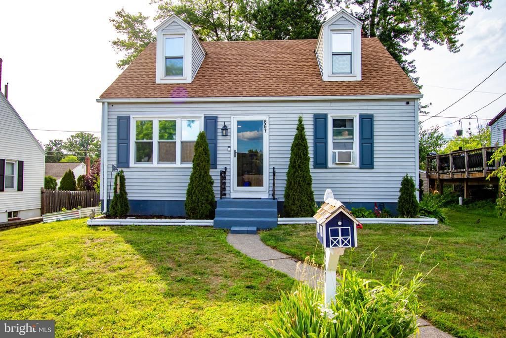 667 Beechwood Avenue, Pottstown, PA 19464 Main Photo