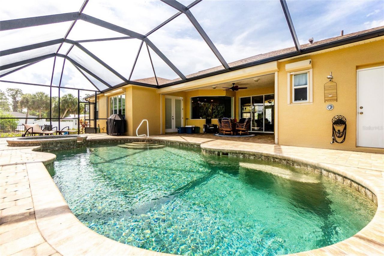 17458 Bayharbor Circle, Port Charlotte, FL 33948 Photo