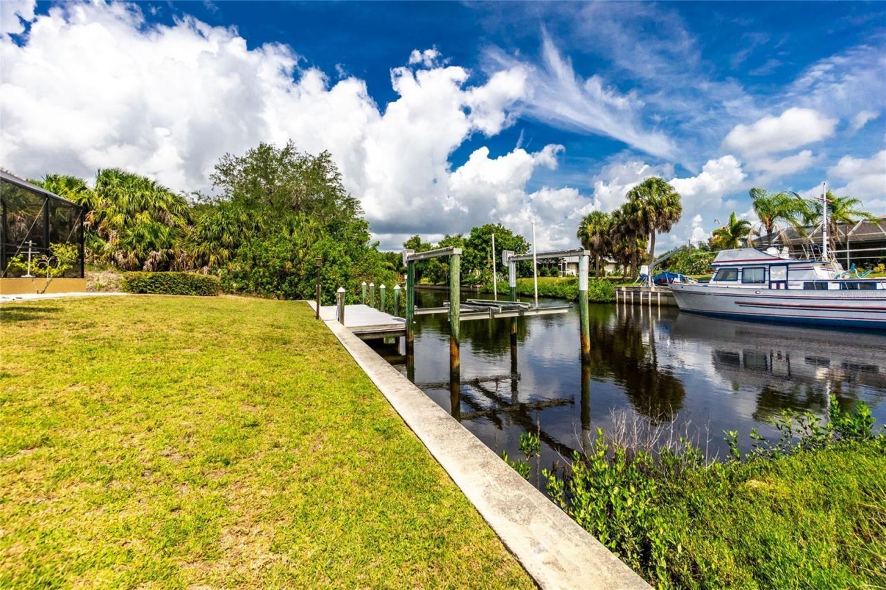 17458 Bayharbor Circle, Port Charlotte, FL 33948 Photo