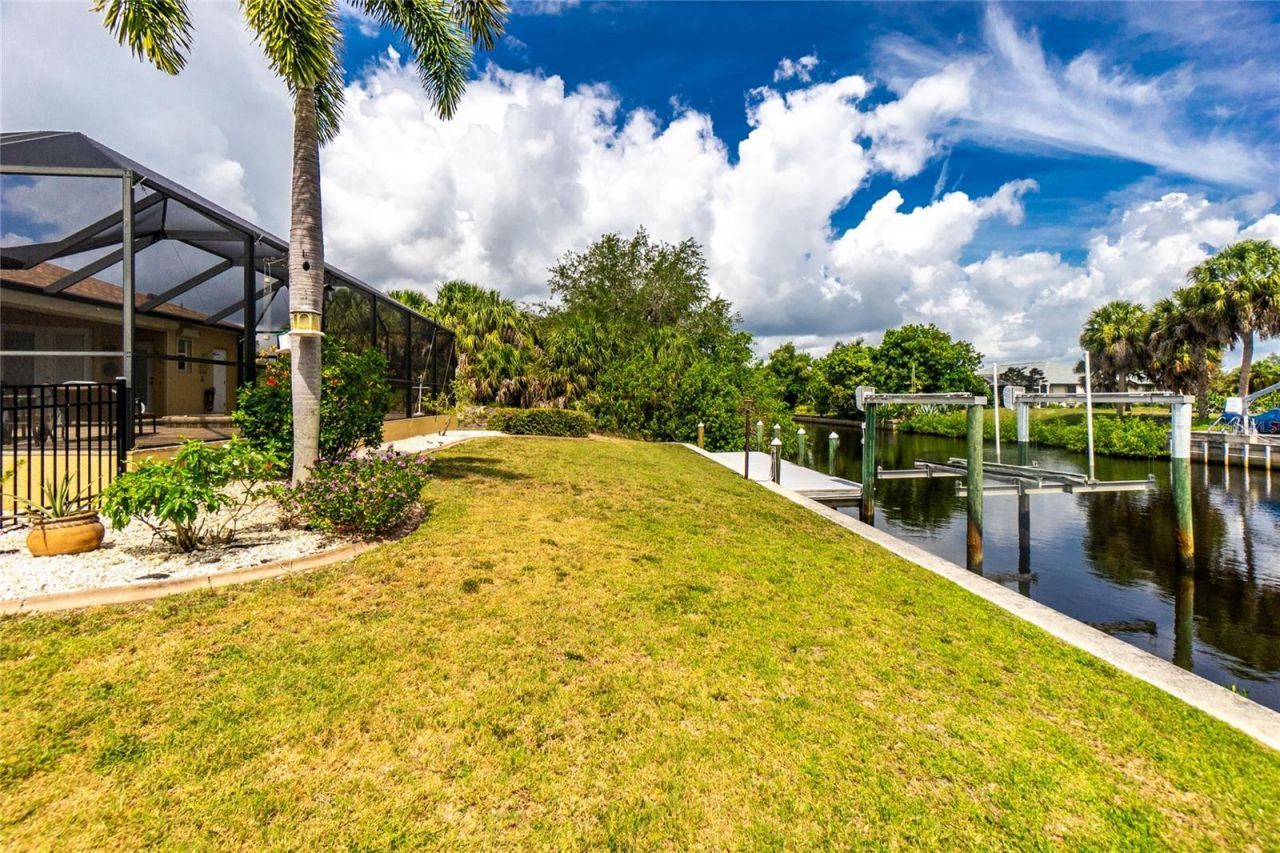 17458 Bayharbor Circle, Port Charlotte, FL 33948 Photo