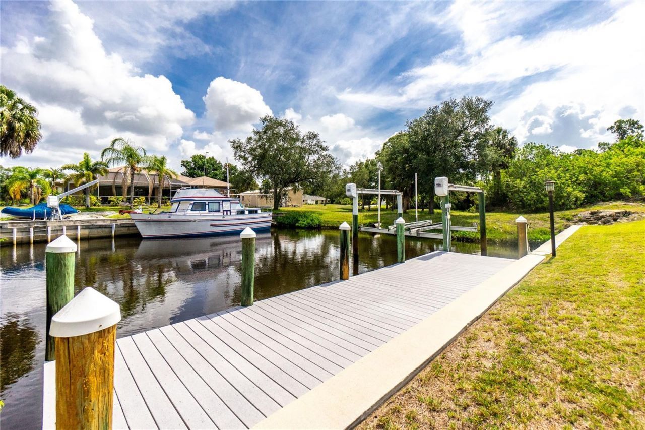 17458 Bayharbor Circle, Port Charlotte, FL 33948 Photo