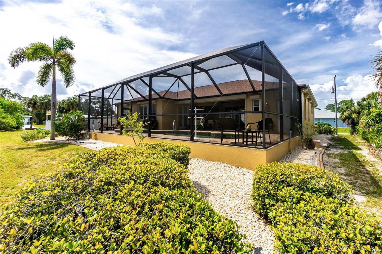 17458 Bayharbor Circle, Port Charlotte, FL 33948 Photo