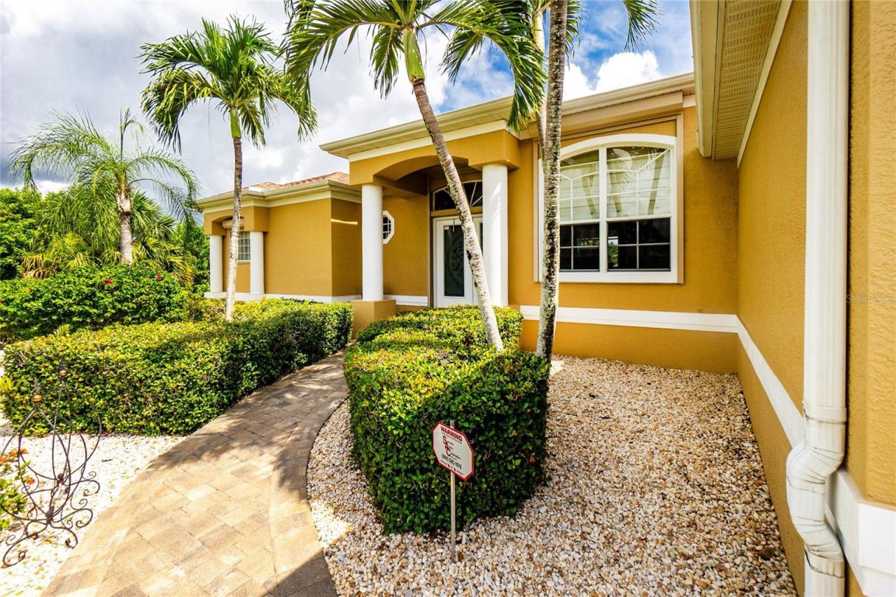 17458 Bayharbor Circle, Port Charlotte, FL 33948 Photo