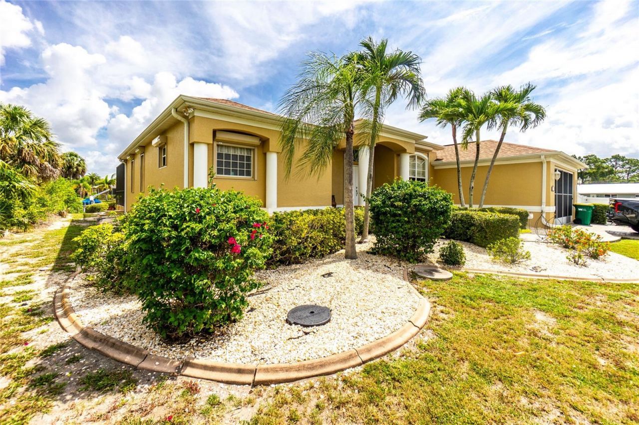 17458 Bayharbor Circle, Port Charlotte, FL 33948 Photo