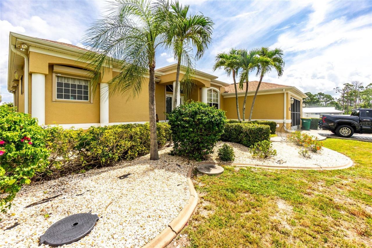 17458 Bayharbor Circle, Port Charlotte, FL 33948 Photo