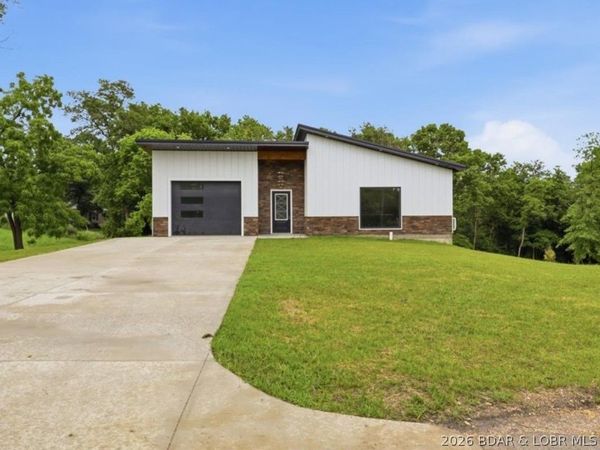 405 East Lafayette Street, Versailles, MO 65084