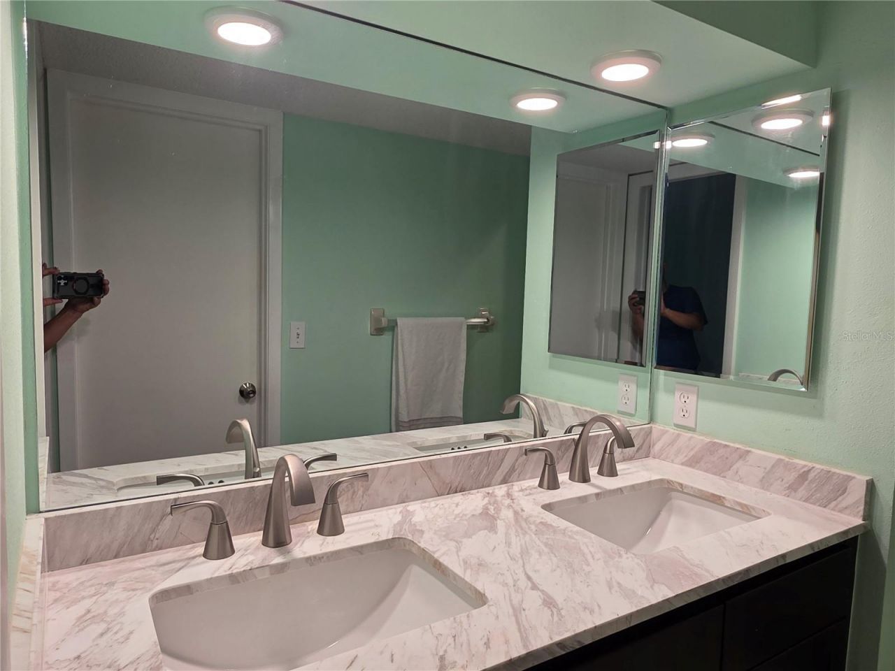 3607 Avenida Madera, Unit B, Bradenton, FL 34210 Photo