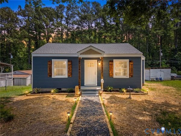 206 Gravatt Avenue , Blackstone, VA 23824