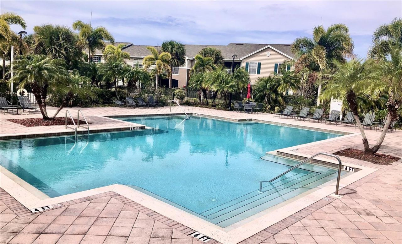 8827 Manor Loop , Unit 203, Bradenton, FL 34202 Photo