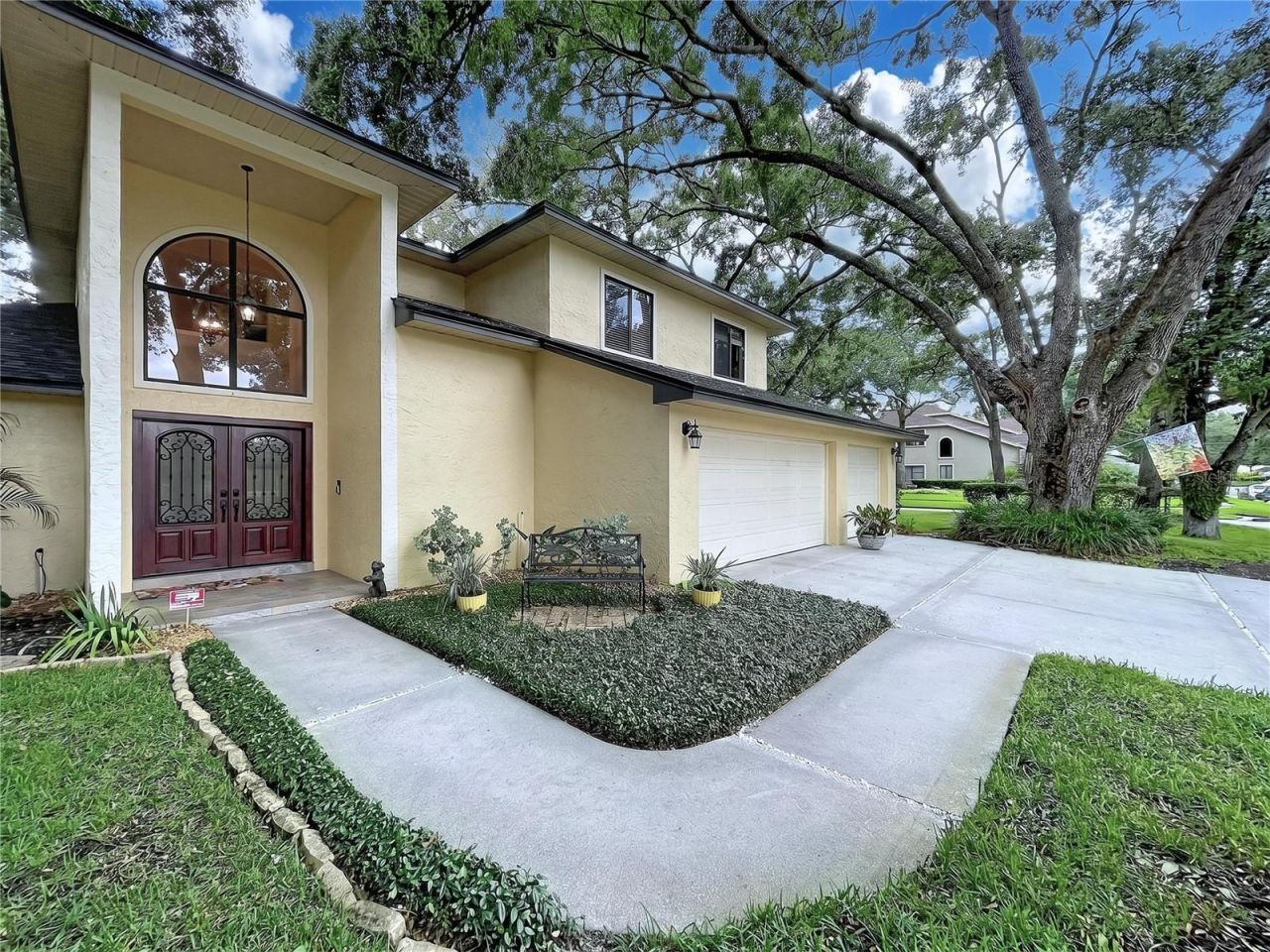 1711 Magdalene Manor Drive, Tampa, FL 33613 Photo