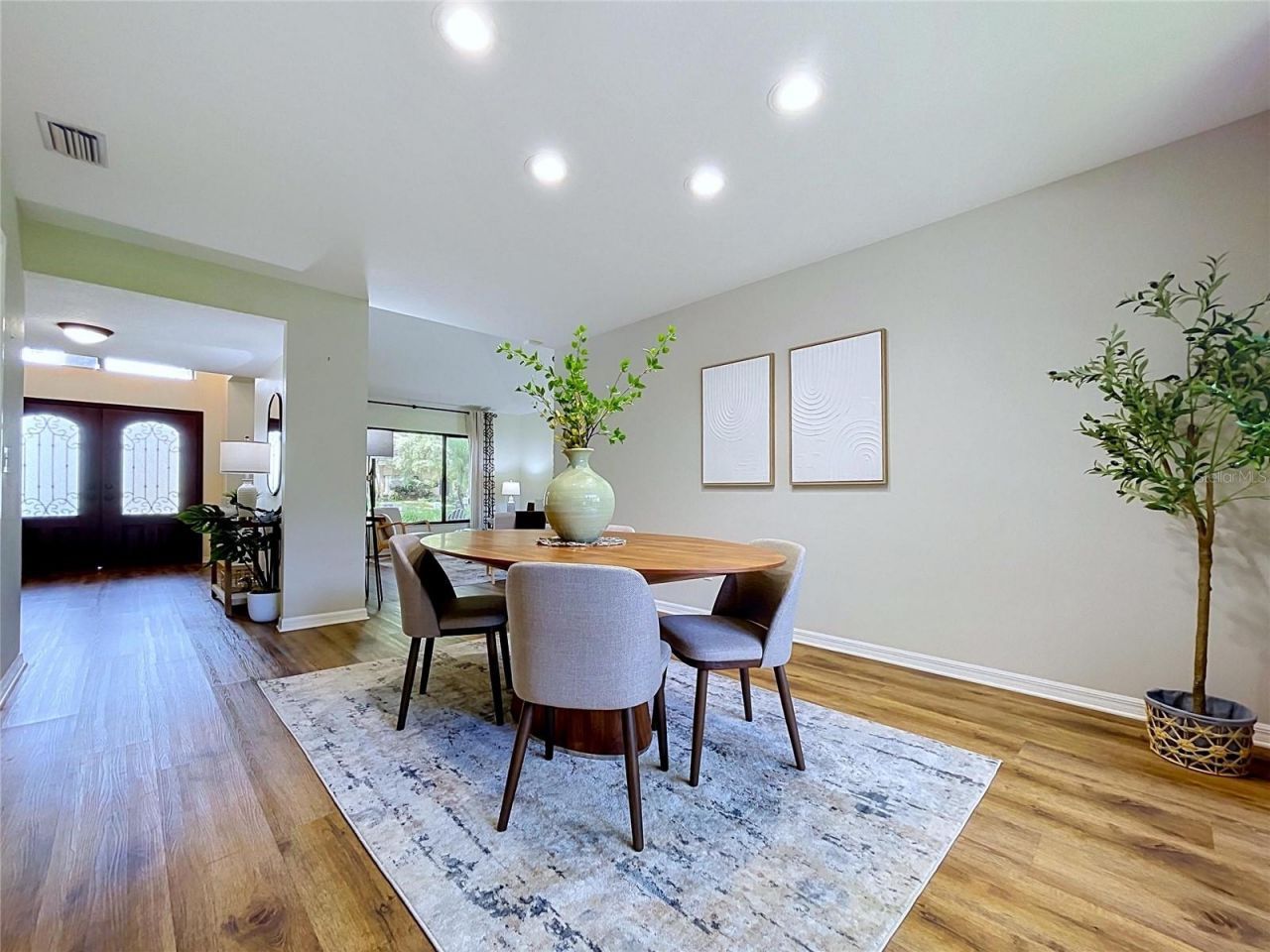 1711 Magdalene Manor Drive, Tampa, FL 33613 Photo