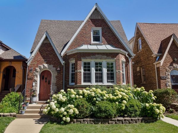 5632 W Pensacola Avenue , Chicago, IL 60634