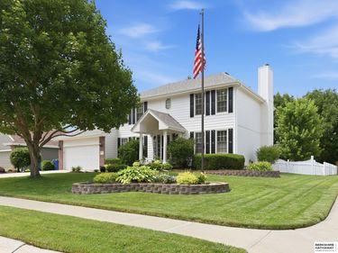 2128 Liberty Lane, Papillion, NE 68133
