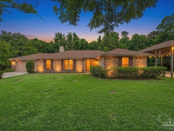 6305 Saragon Ln, Milton, FL 32583
