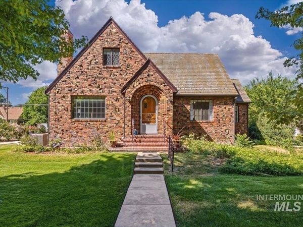 1424 Dearborn St, Caldwell, ID 83605