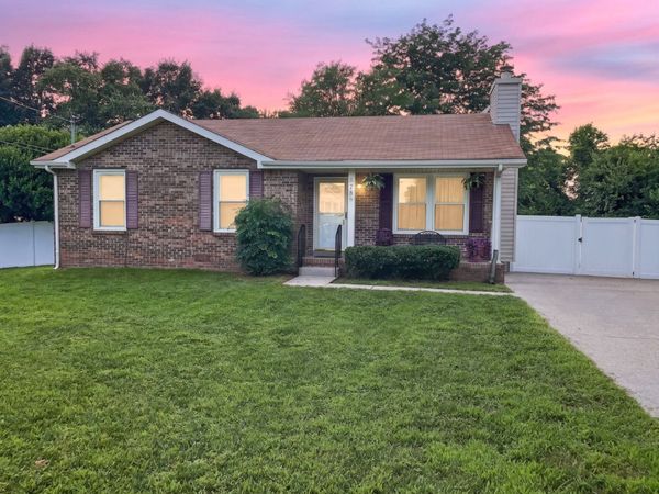 578 Donna Dr , Clarksville, TN 37042