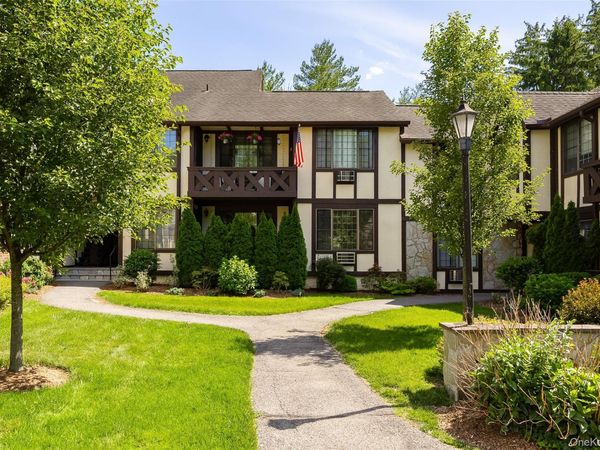 8 Foxwood Drive , Unit 8, Pleasantville, NY 10570