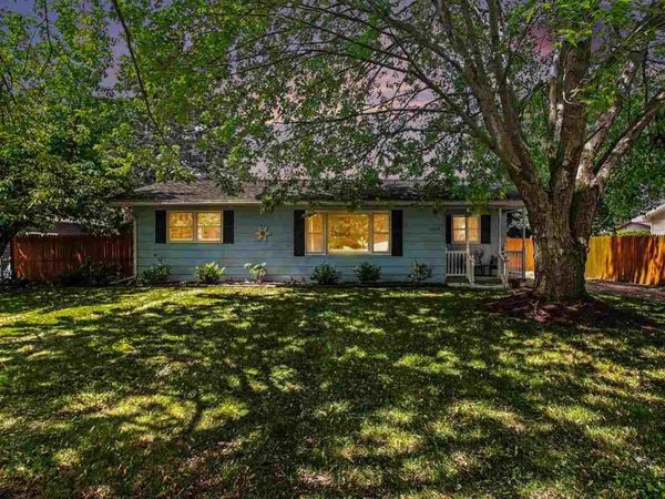 1105 Grant Street, Charlevoix, MI 49720