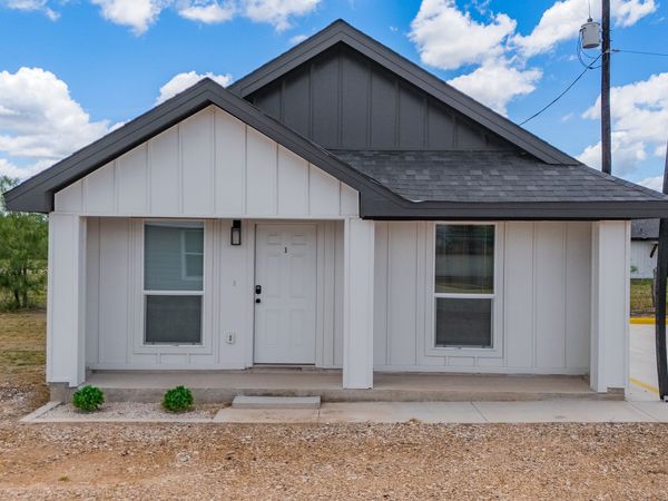 221 Dub Drive, Unit 1, Eagle Pass, TX 78852