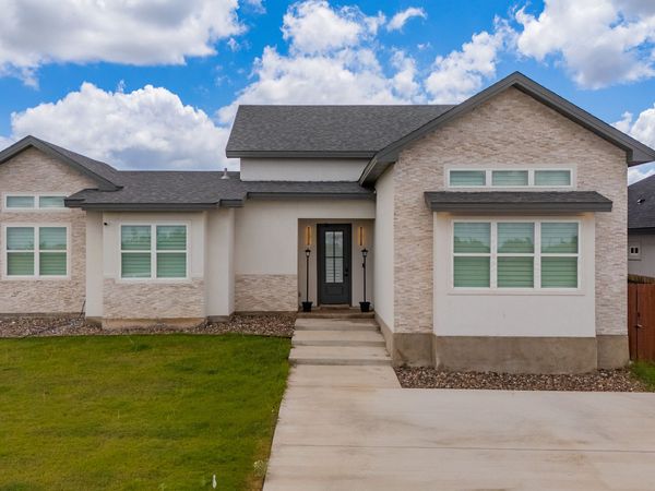 709 Encinal Drive, Eagle Pass, TX 78852