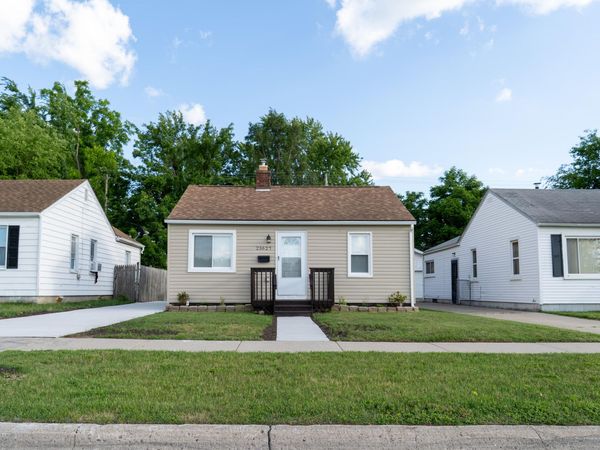 25627 Penn Street, Dearborn Heights, MI 48125