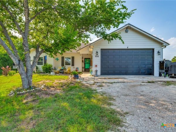 1052 Meandering Way , China Spring, TX 76633