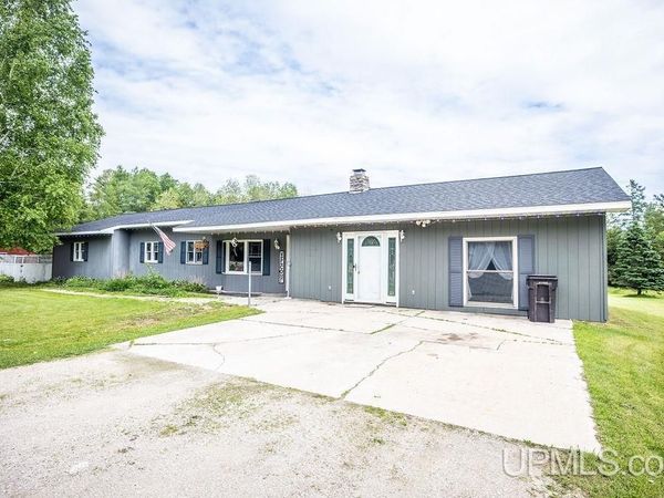 5623 W River Road, Manistique Twp, MI 49854