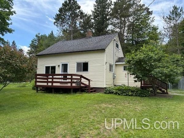 N12175 Lake Road, Ironwood Twp, MI 49938