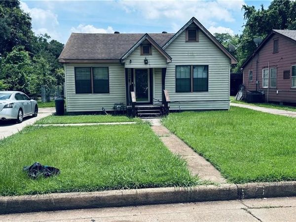 2225 NOBLE Street, Alexandria, LA 71301