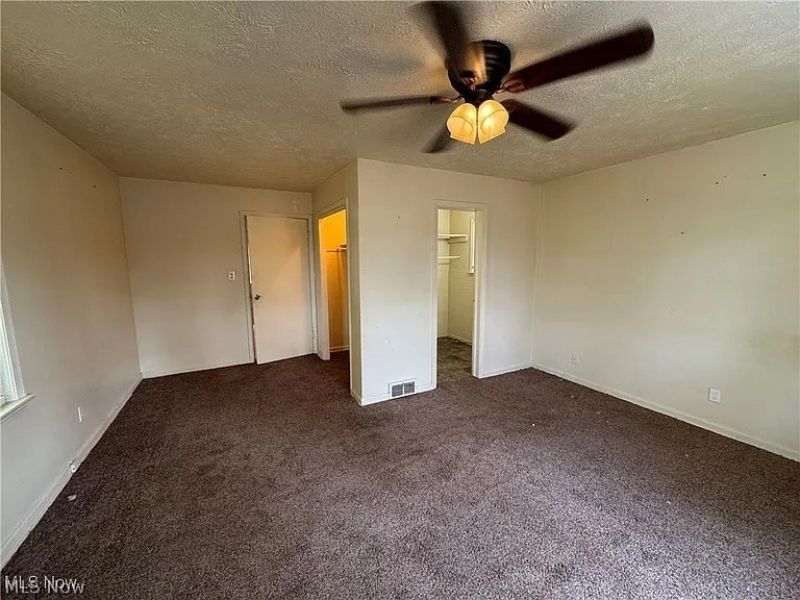 476 Keck Street, Akron, OH 44305 Photo 2