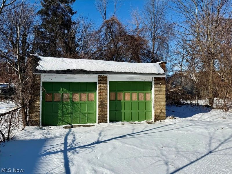 15517 Kipling Avenue, Cleveland, OH 44110 Photo 2