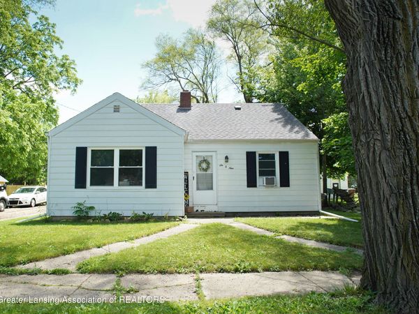 609 W Walker Street, St. Johns, MI 48879