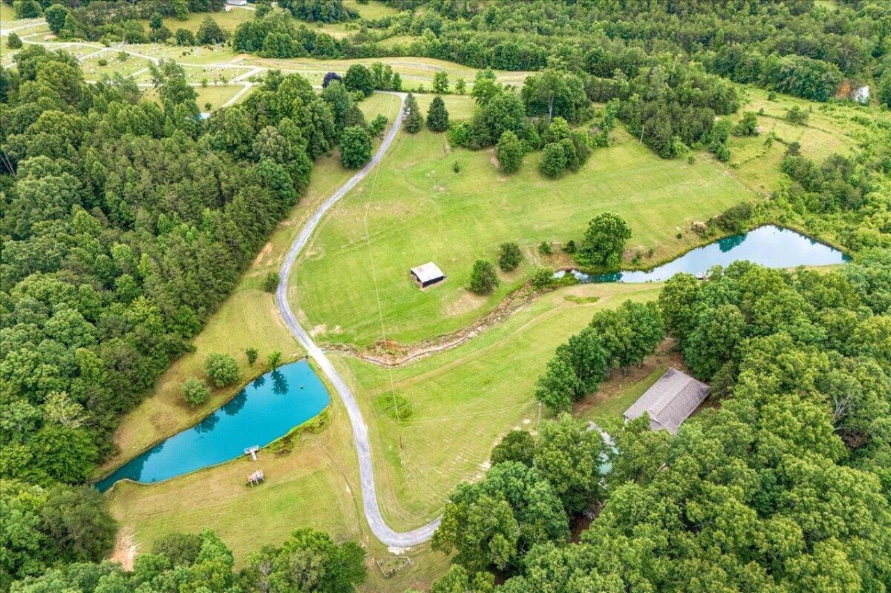 272 Locust Grove Cemetery Road, London, KY 40744 Main Photo