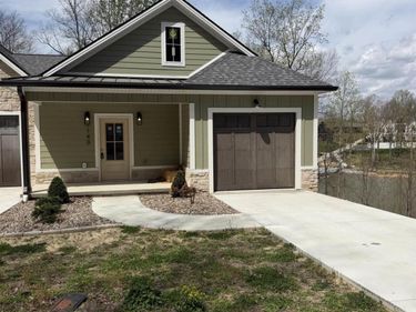 1140 Eagle Rest Drive, Grand Rivers, KY 42045