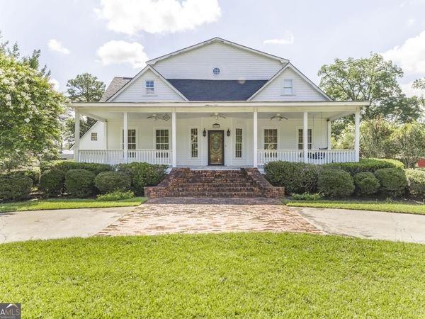 224 Oak Avenue, Pinehurst, GA 31070