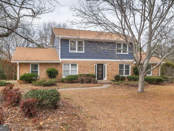 2037 Englewood Way, Snellville, GA 30078