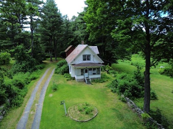 30 Whittemore Rd, Sturbridge, MA 01566