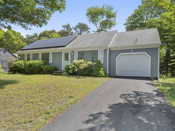 16 Lexington Dr, Barnstable, MA 02601