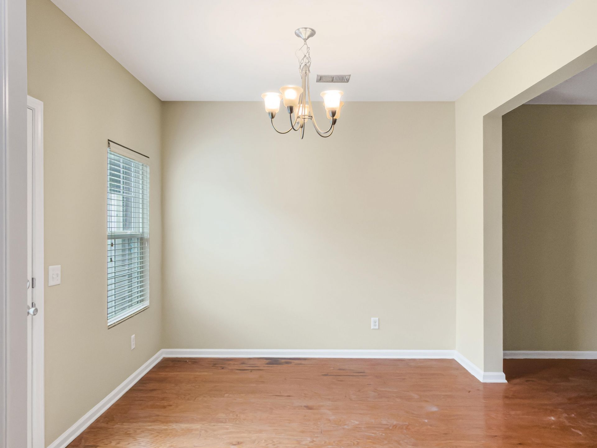 1083 Bennington Drive Photo 10