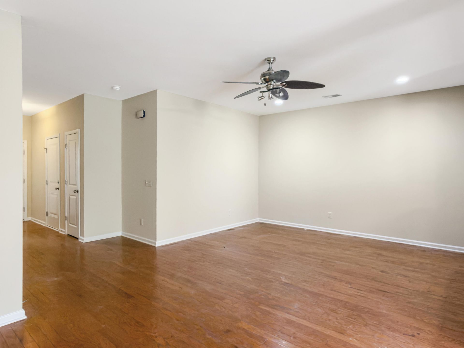 1083 Bennington Drive Photo 11