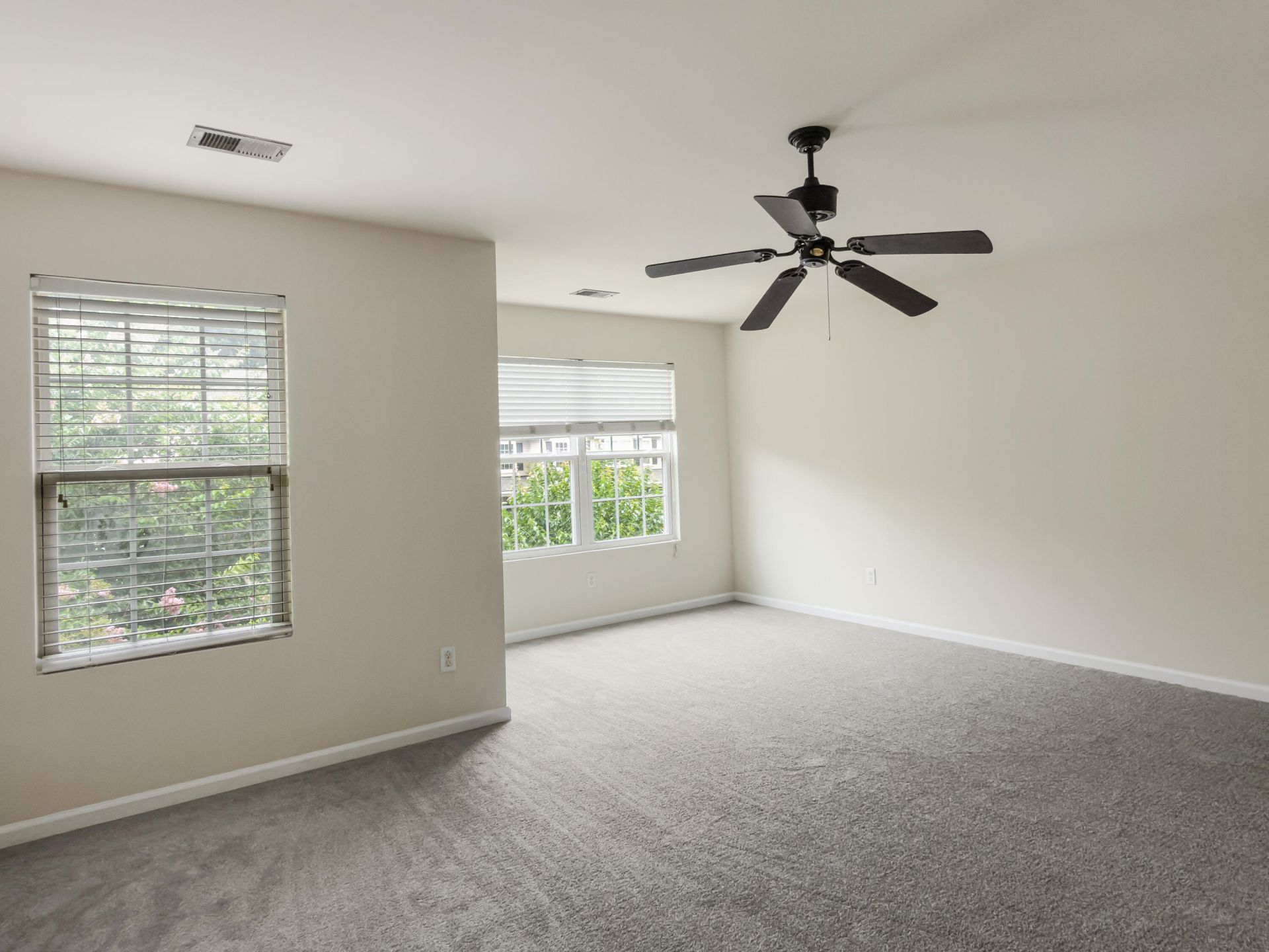 1083 Bennington Drive Photo 17